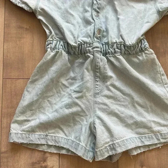4/$25 Zara Denim Romper with Hood Snap Buttons Elastic Waist Light Wash Sz 11-12 - Picture 3 of 7